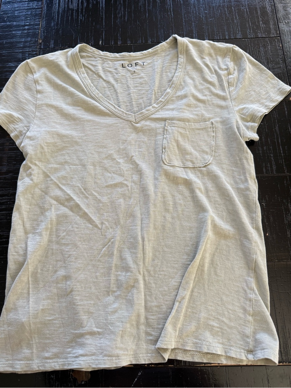 LOFT Light green V-Neck Pocket Tee size small